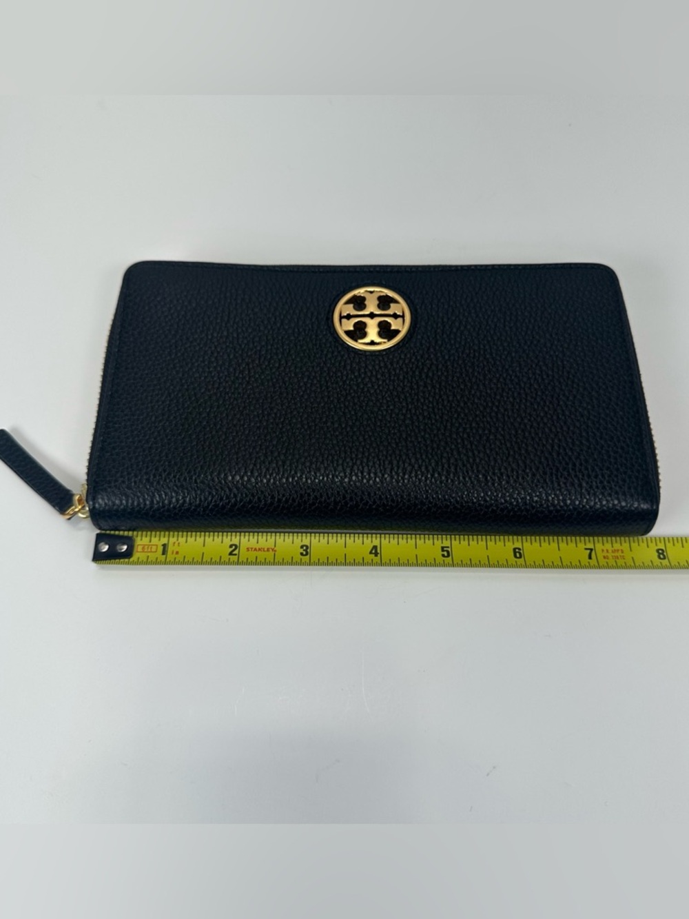 Tory Burch Black Pebbled Leather Zip Around Wallet Gold Logo Classic NWOT - Picture 13 of 15